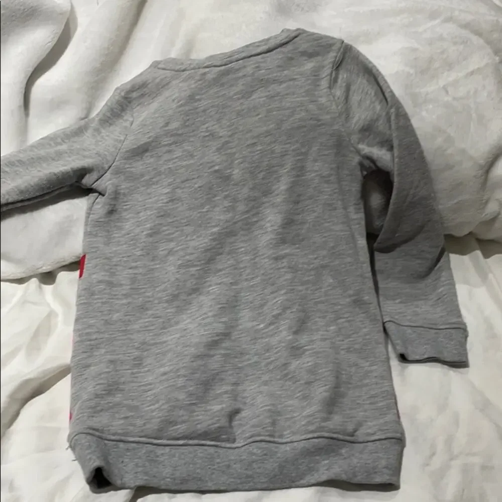 Gymboree 4 grey w/ hearts sweatshirt worn once